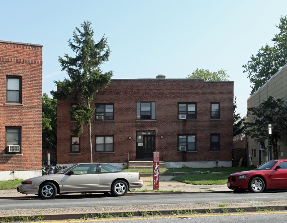 196-11 Jamaica Ave in Hollis, NY - Foto de edificio