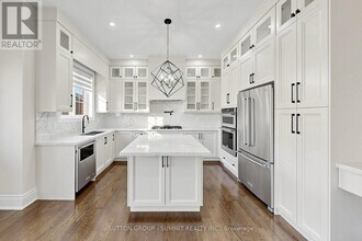 22 Port Royal Ave in Vaughan, ON - Building Photo - Building Photo