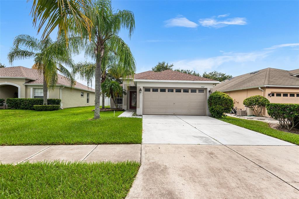 7352 Tower Bridge Dr in Wesley Chapel, FL - Building Photo