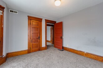 33 W Main St, Unit B in Greenwich, OH - Building Photo - Building Photo