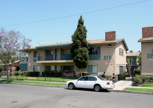 319 E Wakefield Ave in Anaheim, CA - Building Photo - Building Photo