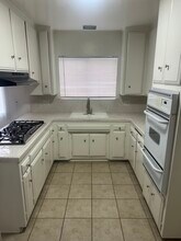 Yarmouth Gardens in Encino, CA - Building Photo - Building Photo