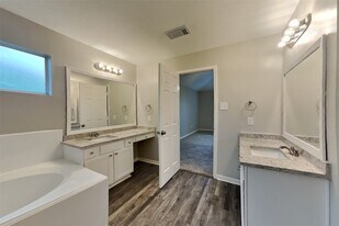 5706 Straight Way in Houston, TX - Building Photo