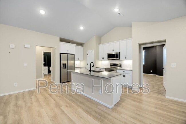 563 Vicot Wy in Fort Collins, CO - Building Photo - Building Photo