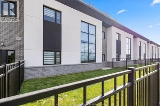 4400 Laurier Pkwy in Lasalle, ON - Building Photo - Building Photo