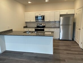 4616 Commerce St in Temple, PA - Foto de edificio - Building Photo