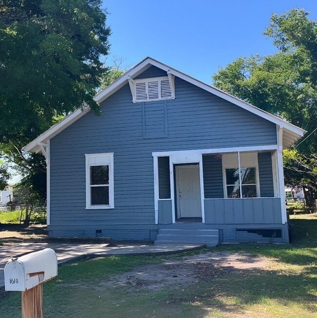 property at 1618 Wayman St