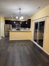 1612 Halesworth Ln in Virginia Beach, VA - Building Photo - Building Photo