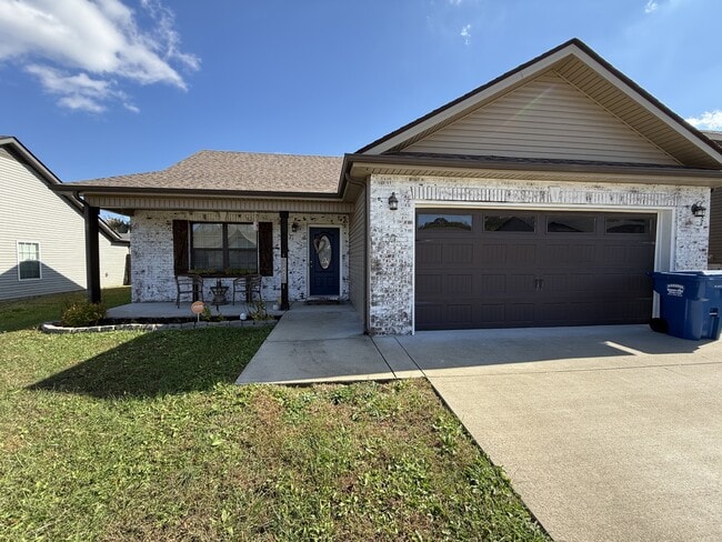 607 Hollow Crst in Clarksville, TN - Building Photo - Building Photo