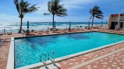 3520 S Ocean Blvd in Palm Beach, FL - Building Photo - Building Photo