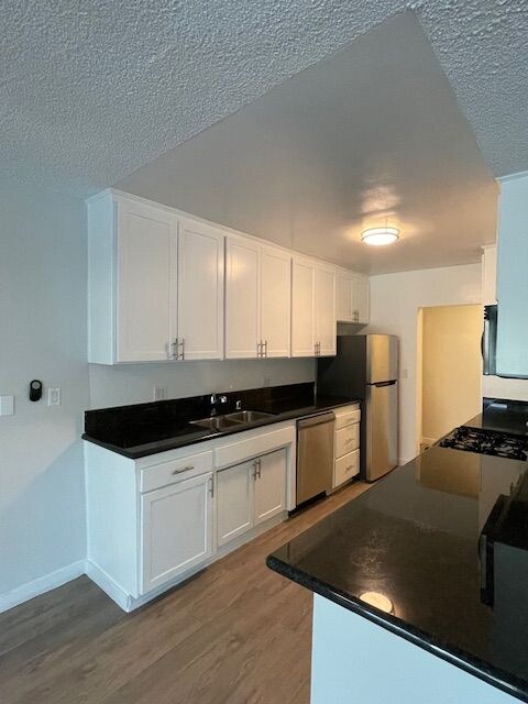 1284 Havenhurst Dr in West Hollywood, CA - Building Photo