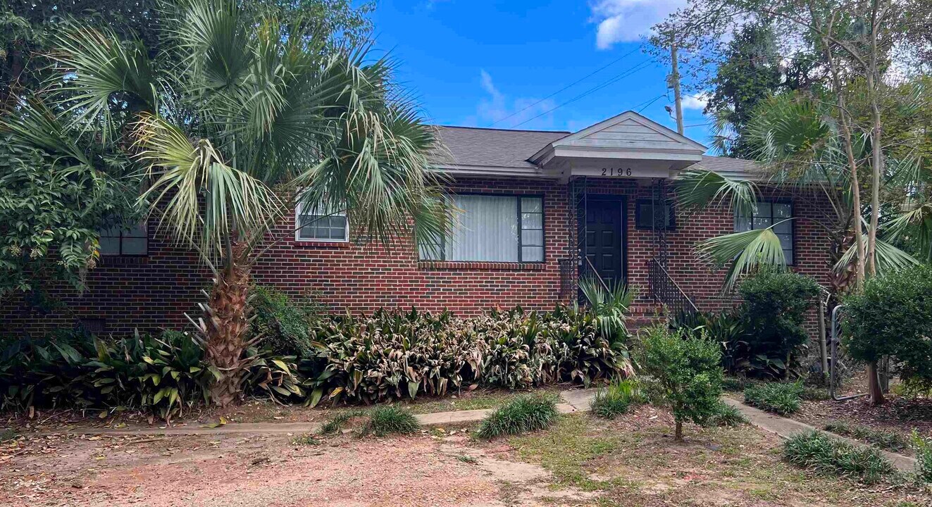 2196 Amelia Cir in Tallahassee, FL - Building Photo