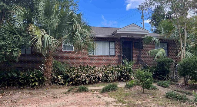 property at 2196 Amelia Cir