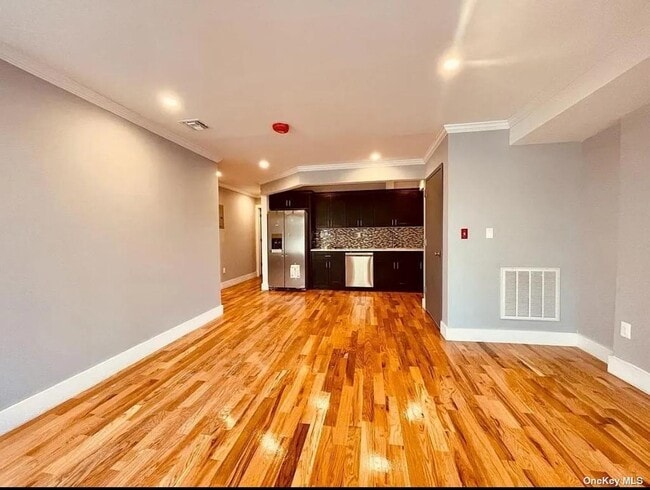 104-50 164th St in New York, NY - Building Photo - Building Photo