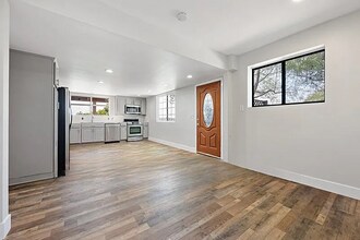 25147 Jack Rabbit Acres in Escondido, CA - Foto de edificio - Building Photo