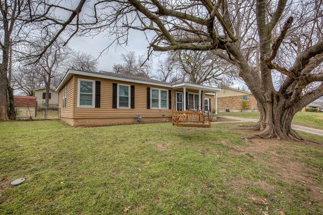 1504 S Cliff St in Decatur, TX - Building Photo - Building Photo