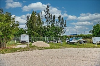 8164 SE Croft Cir in Hobe Sound, FL - Building Photo - Building Photo