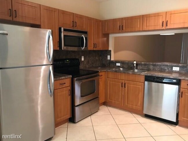 2725 SW 82nd Ave in Miramar, FL - Building Photo - Building Photo