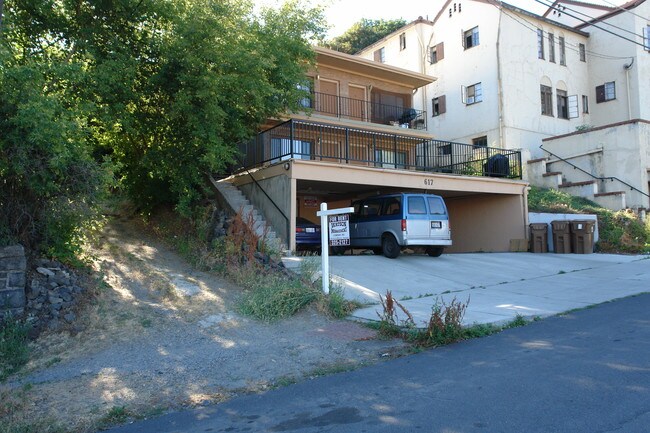 617 S Bernard St in Spokane, WA - Foto de edificio - Building Photo