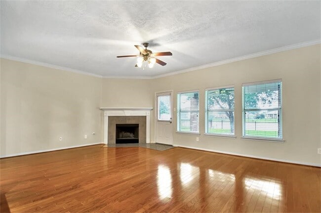 property at 26011 N Lakefair Dr