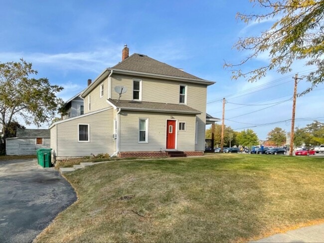 property at 103 7th Ave NW