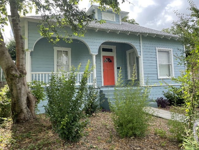property at 418 N Pine St