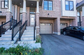 185 Bedrock Dr in Hamilton, ON - Building Photo - Building Photo