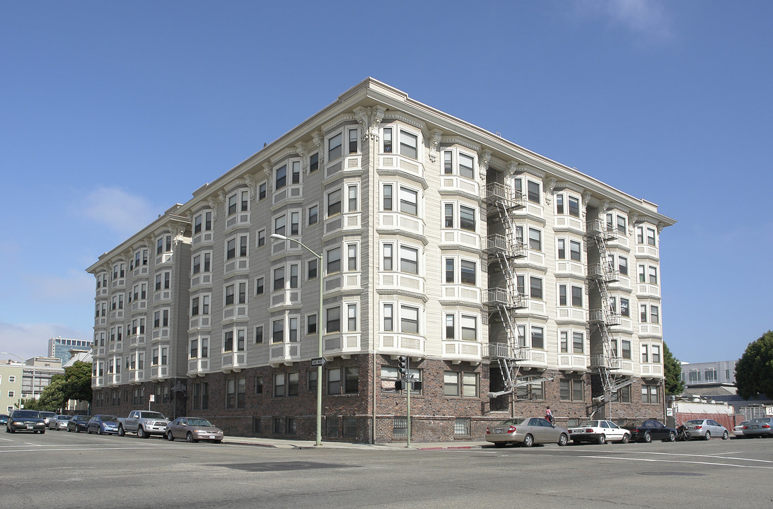 Madison Park Apartments in Oakland, CA - Building Photo