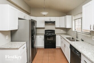 1108 Patrick Ct in Cedar Hill, TX - Foto de edificio - Building Photo