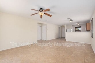 1947 W 21st Ave in Apache Junction, AZ - Foto de edificio - Building Photo