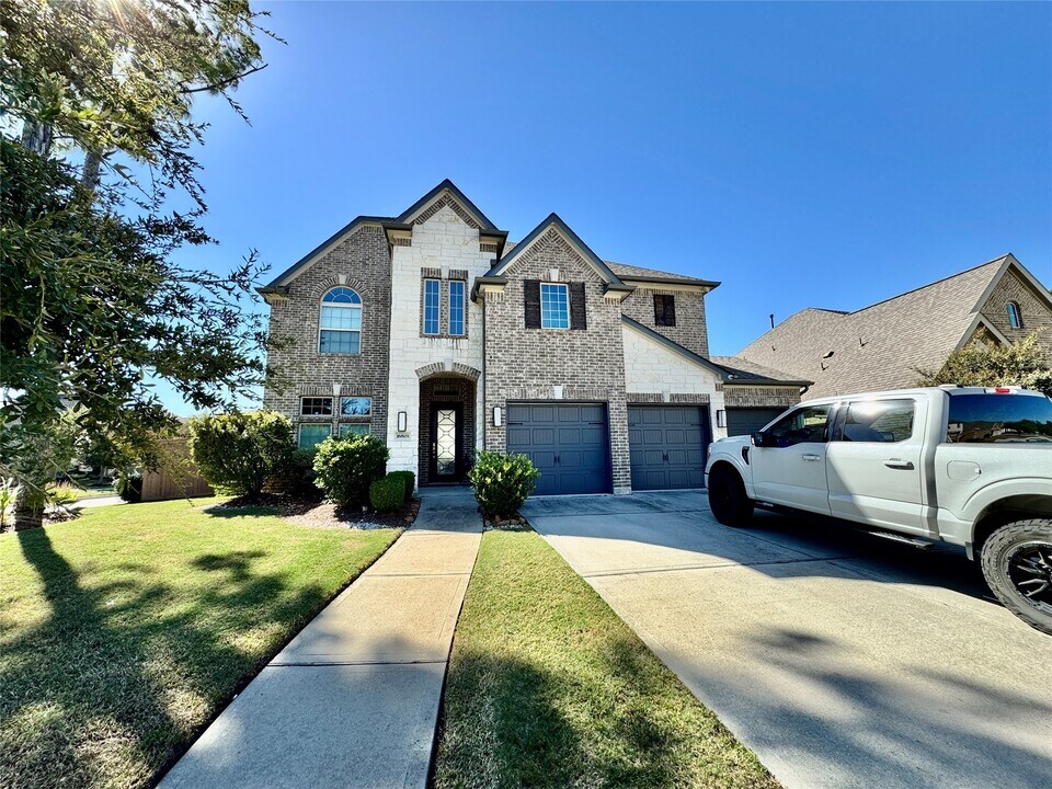 16803 Bark Cabin Dr in Atascocita, TX - Building Photo