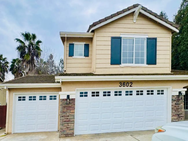property at 3602 Swan Ct