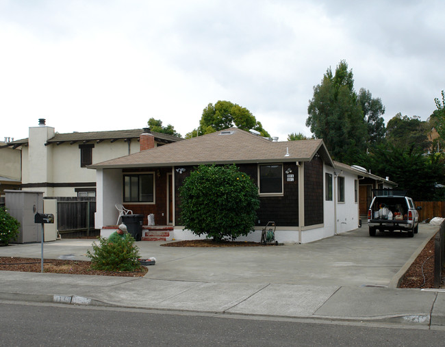 1133 3rd St in Novato, CA - Foto de edificio - Building Photo