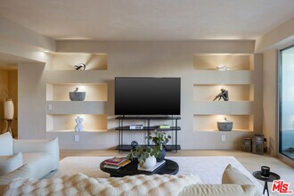818 N Doheny Dr in West Hollywood, CA - Building Photo - Building Photo