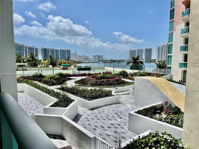 3370 NE 190th St in Aventura, FL - Building Photo - Building Photo
