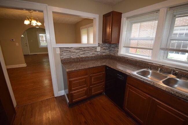property at 732 Golfview Dr