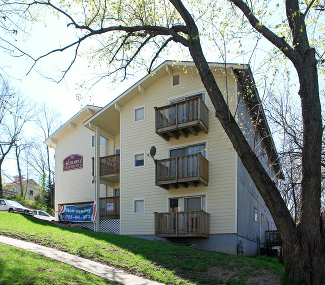 Hideaway Apartments in Lawrence, KS - Building Photo - Building Photo