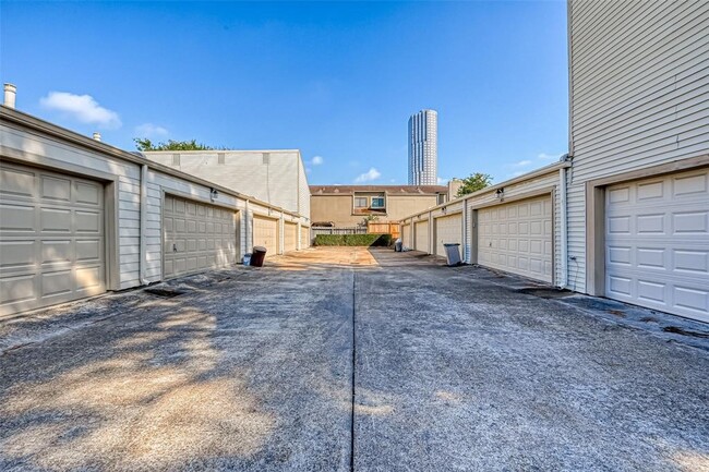 property at 1926 Augusta Dr