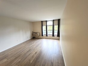 24 West Rd in Ellington, CT - Building Photo - Building Photo