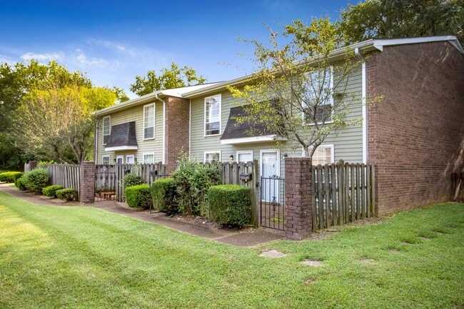property at 206 Yelton Ct