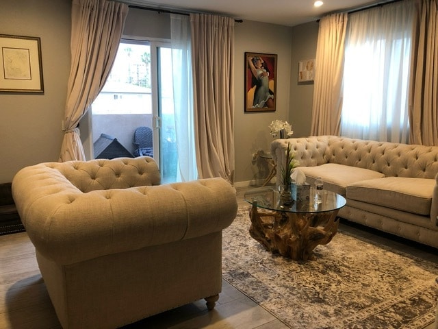 1035 Hornblend St in San Diego, CA - Foto de edificio - Building Photo