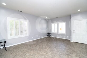 2025 W Marconi Ave in Phoenix, AZ - Building Photo - Building Photo