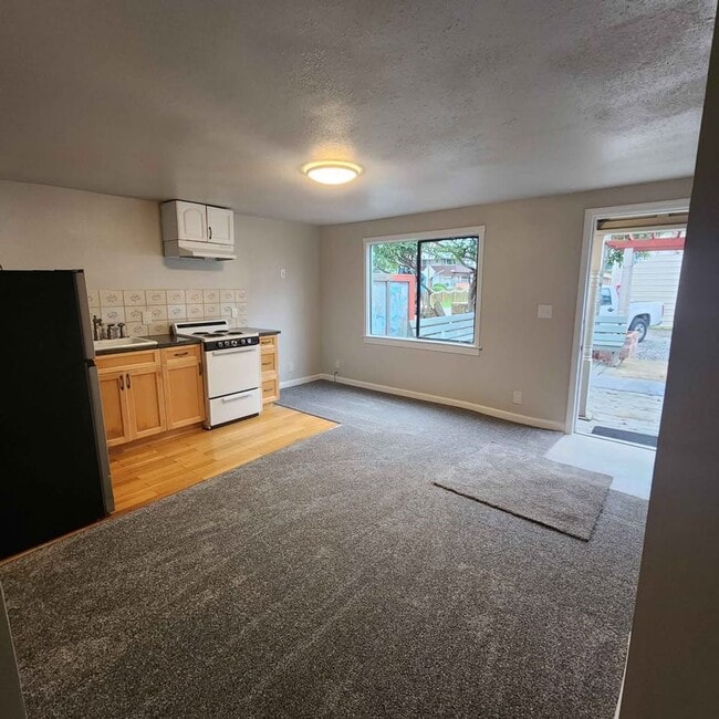 8124 Birch Bay Dr in Blaine, WA - Building Photo - Building Photo