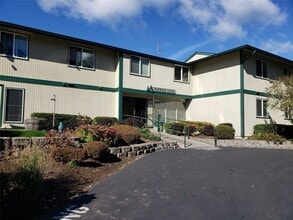 280 Sylvan Way in Bremerton, WA - Building Photo - Building Photo