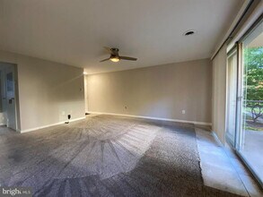 10424 Rockville Pike in North Bethesda, MD - Building Photo - Building Photo