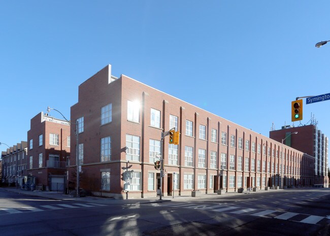 1388-1400 Bloor St W in Toronto, ON - Building Photo - Building Photo