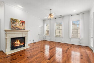 70 Shell Port Square in The Woodlands, TX - Building Photo - Building Photo