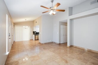 3424 Edgehill Way in North Las Vegas, NV - Foto de edificio - Building Photo