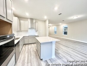 4955 Usaa Blvd in San Antonio, TX - Building Photo - Building Photo