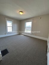 1324 S Westnedge Ave in Kalamazoo, MI - Building Photo - Building Photo